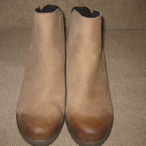 Sorel Joan of Arctic Wedge zip Booties Tan Size 10